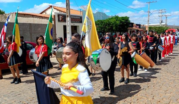 Imagens da ANIVERSÁRIO DE 67 ANOS DE BARRA DO MENDES É COMEMORADO COM FESTA CÍVICA