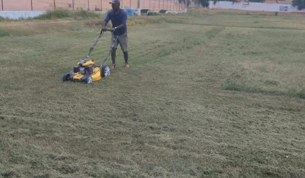 Imagens da COMEÇOU A RECUPERAÇÃO DO GRAMADO DO ESTÁDIO EURICO COELHO