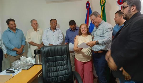 Imagens da LEI CRIA DIA DO EVANGÉLICO EM BARRA DO MENDES