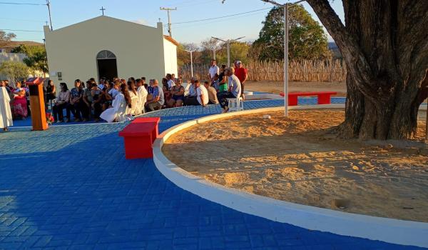Imagens da PREFEITO DR. NÉU PARTICIPA DOS FESTEJOS DA PADROEIRA DE BARRINHA E INAUGURA PRAÇA