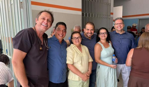 Imagens da PREFEITURA DE BARRA DO MENDES ENTREGA NOVO VEÍCULO PARA ATENDER PACIENTES DO TFD