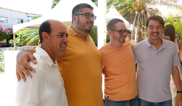 Imagens da PREFEITURA DE BARRA DO MENDES ENTREGA NOVO VEÍCULO PARA ATENDER PACIENTES DO TFD