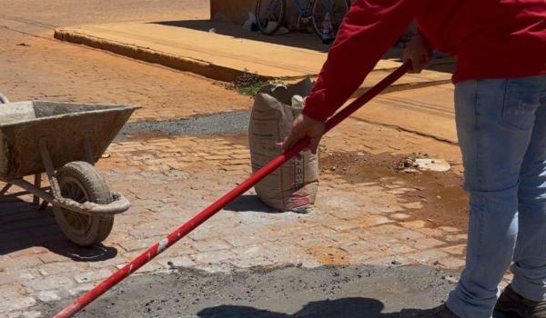 Imagens da PREFEITURA REALIZA RECUPERAÇÃO DAS VIAS PÚBLICAS NA CIDADE