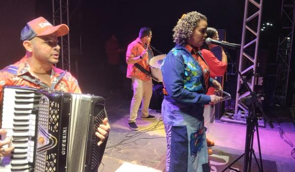 Imagens da PROJETO FORRÓ NA FEIRA FOI UM SUCESSO TOTAL