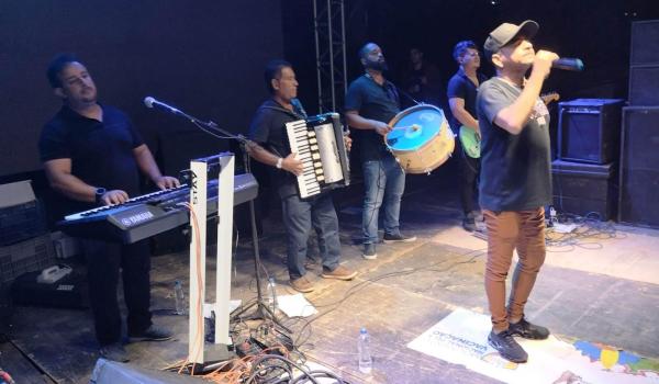 Imagens da PROJETO FORRÓ NA FEIRA FOI UM SUCESSO TOTAL