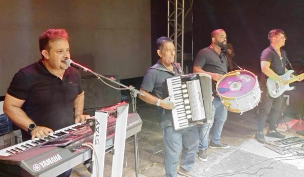 Imagens da PROJETO FORRÓ NA FEIRA FOI UM SUCESSO TOTAL