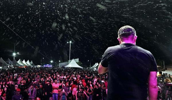 Imagens da QUEIMADA DO MENDES REALIZA A MAIOR FESTA DA SUA HISTÓRIA