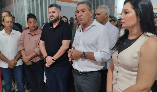 Imagens da SECRETARIA DE SAÚDE DO MUNICÍPIO RECEBE UMA AMBULÂNCIA E MAIS DOIS VEÍCULOS 0 KM COM RECURSOS PRÓPRIOS
