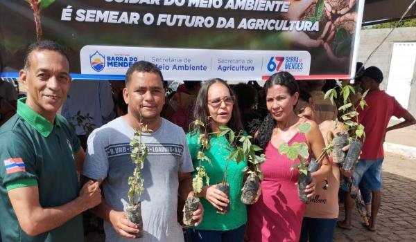 Imagens da SECRETARIA  DO MEIO AMBIENTE REALIZA DISTRIBUIÇÃO DE MUDAS