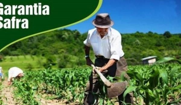 Imagens da SECRETARIA MUNICIPAL DE AGRICULTURA REALIZA O CADASTRO DO GARANTIA SAFRA
