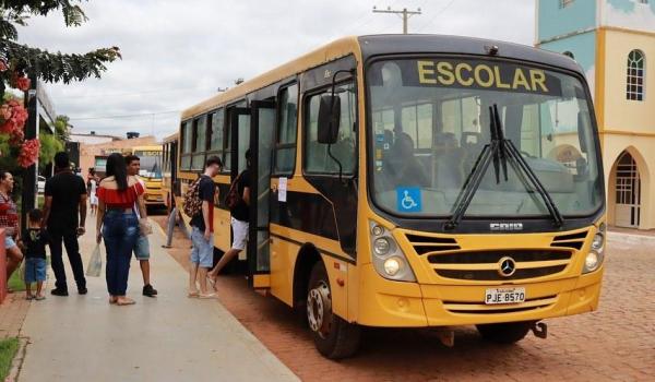 PREFERITURA DE BARRA DO MENDES DISPONIBILIZOU TRANSPORTE GRATUITO PARA ESTUDANTES FAZEM O ENEM PREFERITURA DE BARRA DO MENDES DISPONIBILIZOU TRANSPORTE GRATUITO PARA ESTUDANTES FAZEM O ENEM